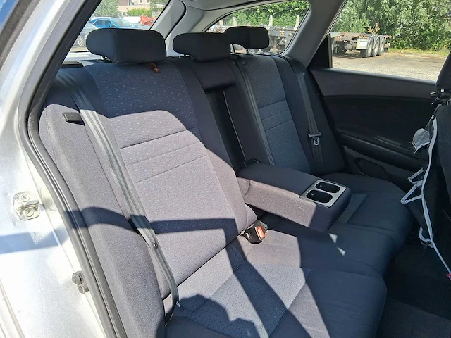 Nissan primera estate 1.8 visia 2005 | 98-rb-fb - afbeelding 19 van  28