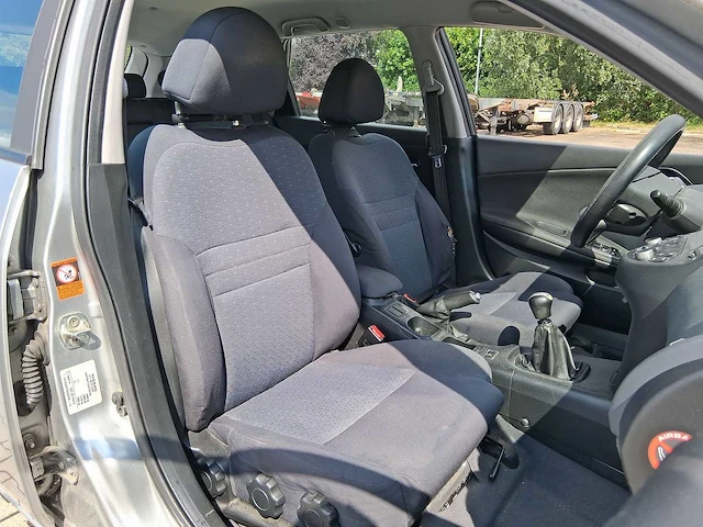 Nissan primera estate 1.8 visia 2005 | 98-rb-fb - afbeelding 21 van  28