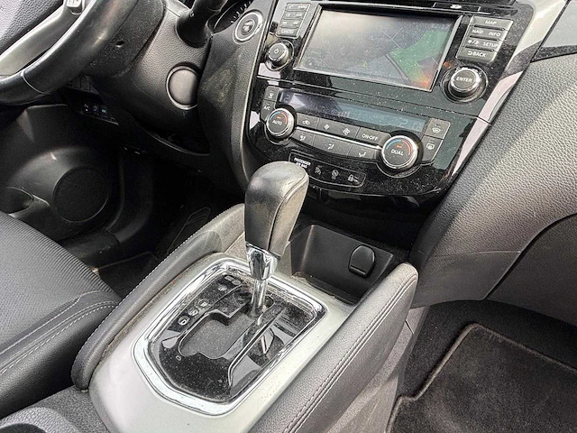 Nissan qashqai 1.2 tekna automaat; 6-zlx-15 - afbeelding 14 van  17