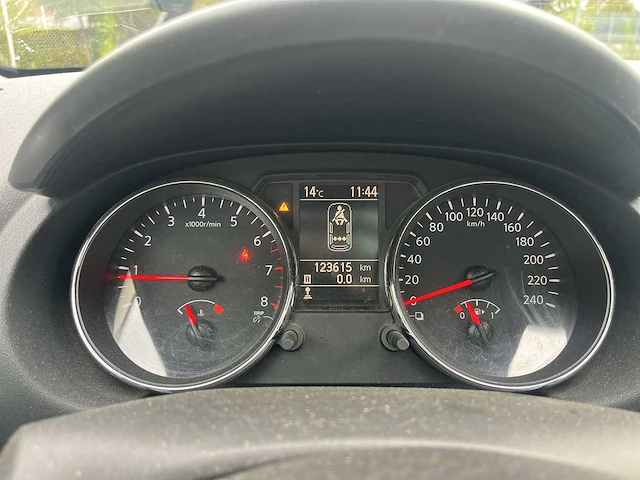 Nissan qashqai 1.6 connect edition 2013 | 30-zxg-6 - afbeelding 2 van  26
