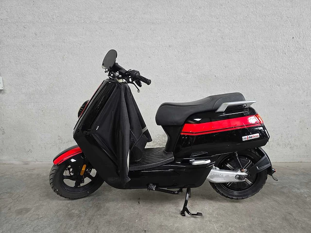 Niu - bromscooter - n1s - elektrische 45km uitvoering - afbeelding 1 van  9