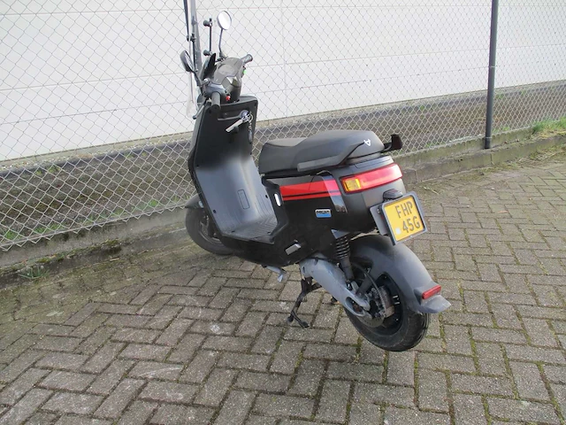 Niu - e-bromscooter - mqi+ sport - e-scooter - afbeelding 2 van  13