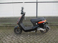 Niu - e-bromscooter - mqi+ sport - e-scooter - afbeelding 1 van  13
