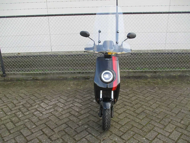 Niu - e-bromscooter - mqi+ sport - e-scooter - afbeelding 7 van  13