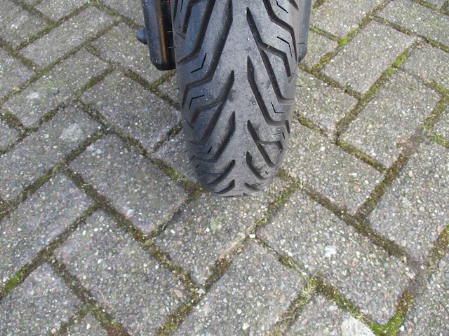 Niu - e-bromscooter - mqi+ sport - e-scooter - afbeelding 8 van  13