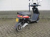 Niu - e-bromscooter - mqi+ sport - e-scooter - afbeelding 11 van  13