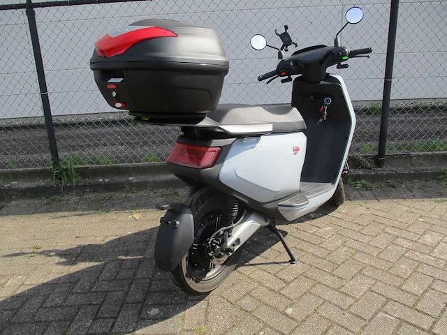 Niu - mqi gt - elektrische bromscooter - e-scooter - afbeelding 4 van  18