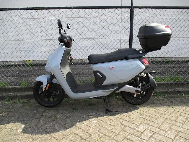 Niu - mqi gt - elektrische bromscooter - e-scooter - afbeelding 1 van  18
