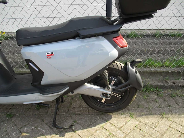 Niu - mqi gt - elektrische bromscooter - e-scooter - afbeelding 12 van  18