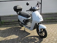 Niu - mqi gt - elektrische bromscooter - e-scooter - afbeelding 17 van  18
