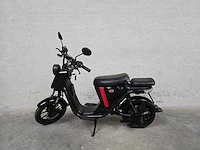Niu - snorscooter - uqi - elektrische scooter 25km uitvoering