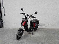 Niu - snorscooter - uqi - elektrische scooter 25km uitvoering - afbeelding 2 van  7