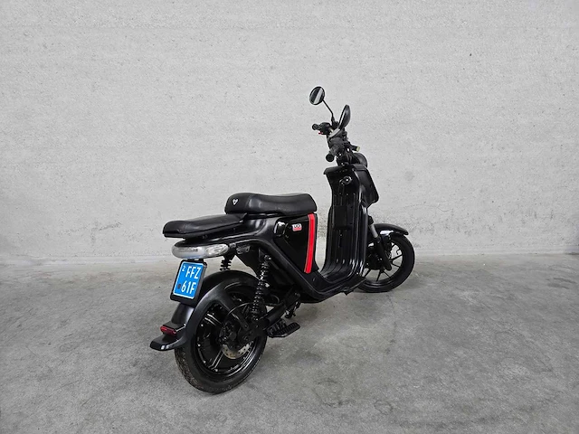 Niu - snorscooter - uqi - elektrische scooter 25km uitvoering - afbeelding 5 van  7