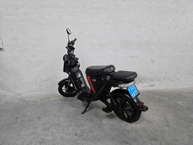 Niu - snorscooter - uqi - elektrische scooter 25km uitvoering - afbeelding 6 van  7