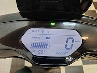 Niu m+ 25 km elektrische snorscooter - afbeelding 4 van  8