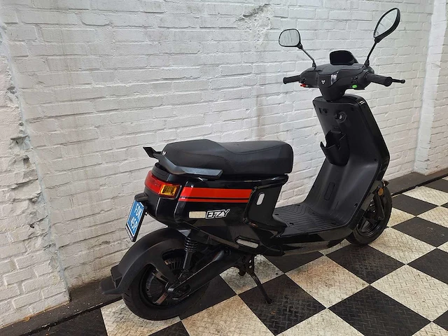 Niu m+ 25 km elektrische snorscooter - afbeelding 5 van  8