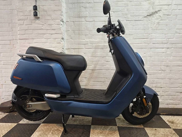Niu n1s 45 km elektrische bromscooter - afbeelding 6 van  9