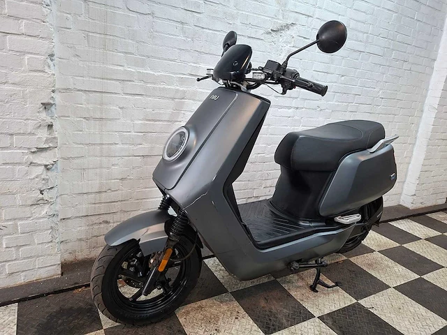 Niu n1s sport 45 km elektrische bromscooter - afbeelding 2 van  7