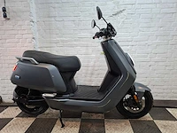 Niu n1s sport 45 km elektrische bromscooter - afbeelding 6 van  7