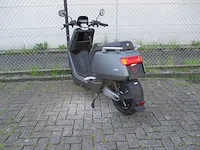 Niu nqi - sport - electrische bromscooter - e-scooter - afbeelding 2 van  14