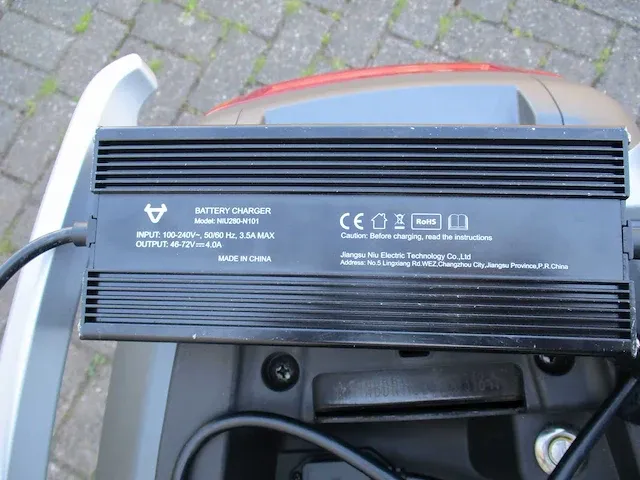 Niu nqi - sport - electrische bromscooter - e-scooter - afbeelding 4 van  14