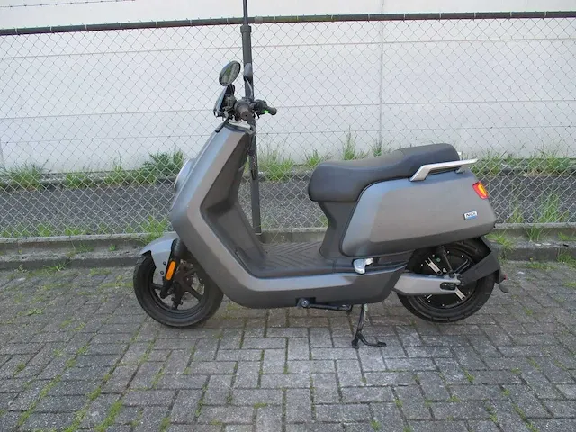 Niu nqi - sport - electrische bromscooter - e-scooter - afbeelding 1 van  14