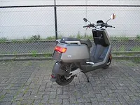 Niu nqi - sport - electrische bromscooter - e-scooter - afbeelding 12 van  14