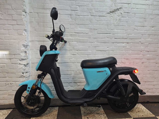 Niu pro b3 elektrische snorscooter - afbeelding 1 van  8