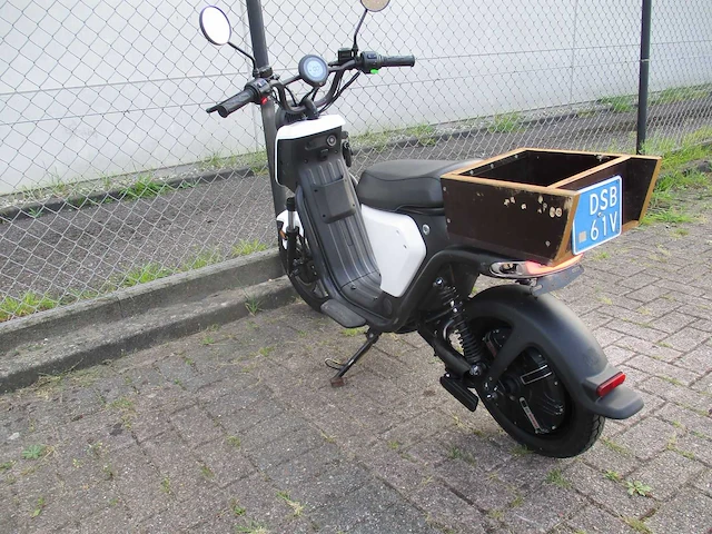 Niu u pro - snorscooter - m1 sport - e-scooter - afbeelding 10 van  12
