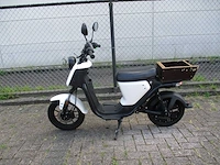 Niu u pro - snorscooter - m1 sport - e-scooter - afbeelding 1 van  12