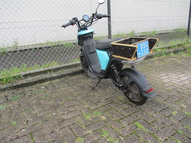 Niu xpro u alleen voor onderdelen - e- snorscooter - e-scooter - afbeelding 2 van  11