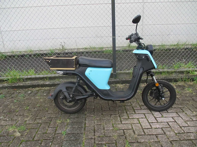 Niu xpro u alleen voor onderdelen - e- snorscooter - e-scooter - afbeelding 8 van  11