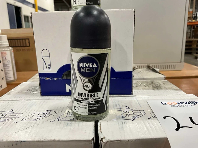 Nivea men 48h partij roldeodorant - afbeelding 2 van  3