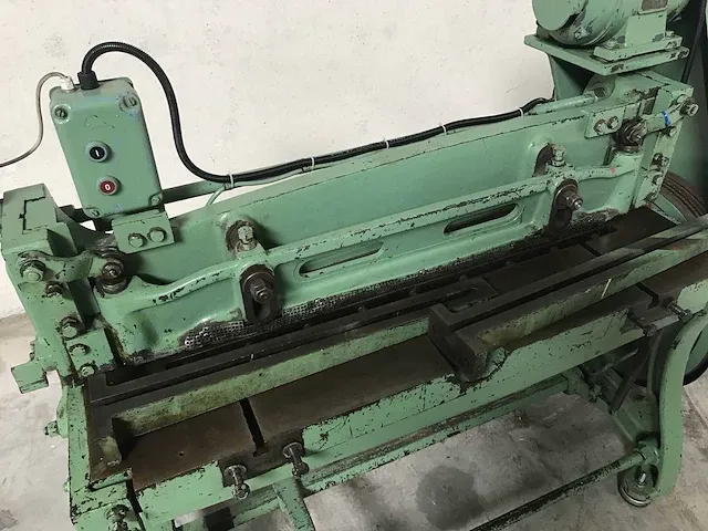 Nn - 1080 x 2 - guillotineschaar - afbeelding 2 van  5