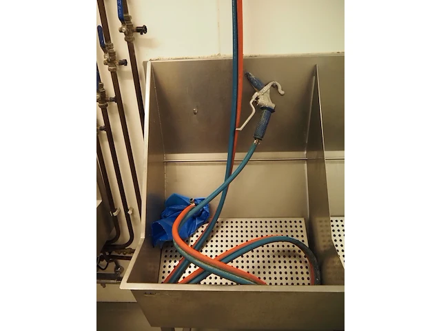 Nn apron washing station - afbeelding 3 van  8