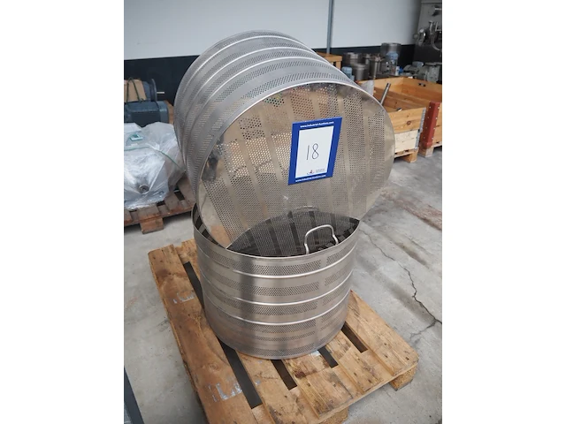 Nn autoclave baskets - afbeelding 1 van  4