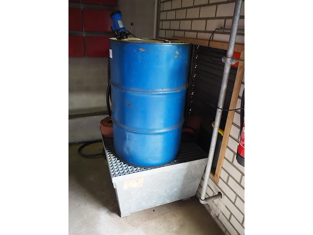 Nn barrel with pump - afbeelding 2 van  4