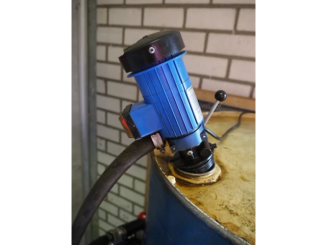 Nn barrel with pump - afbeelding 3 van  4
