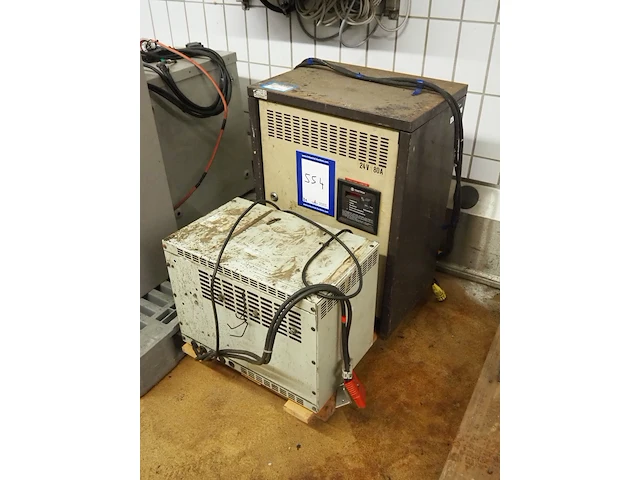 Nn battery charger - afbeelding 1 van  5
