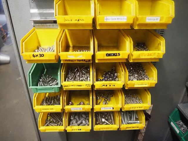 Nn bolts and nuts - afbeelding 12 van  15