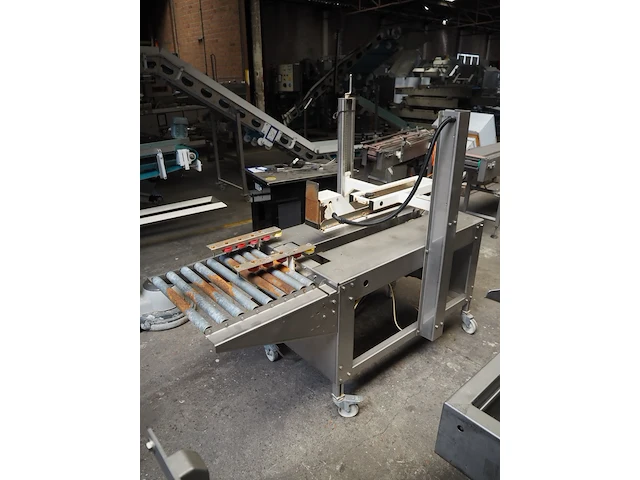 Nn box closing machine - afbeelding 8 van  13