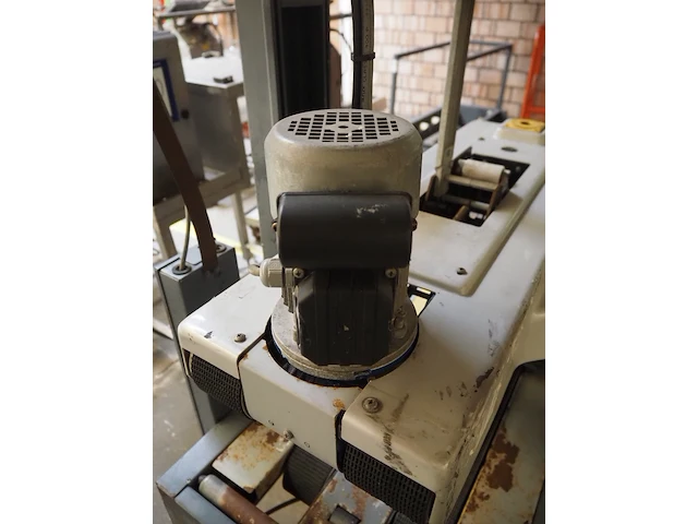 Nn box closing machine - afbeelding 9 van  10