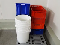 Nn buckets and crates - afbeelding 2 van  6