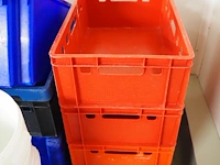 Nn buckets and crates - afbeelding 4 van  6