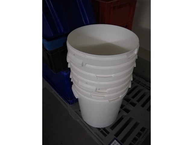 Nn buckets and crates - afbeelding 6 van  6