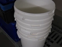 Nn buckets and crates - afbeelding 6 van  6