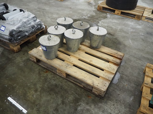 Nn buckets - afbeelding 1 van  3