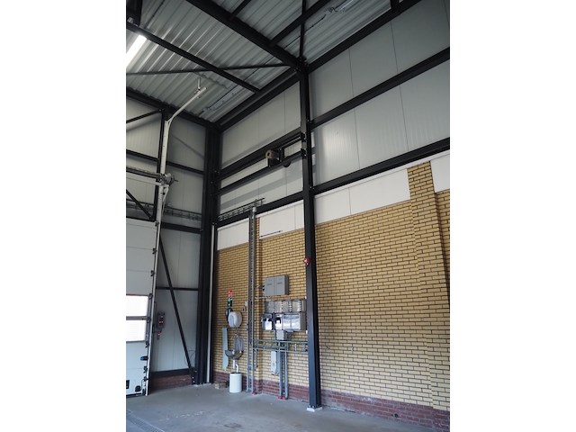 Nn building with roller door - afbeelding 4 van  20