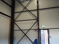 Nn building with roller door - afbeelding 8 van  20