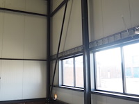 Nn building with roller door - afbeelding 9 van  20